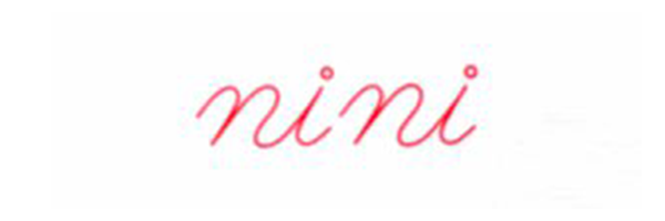 ニニ